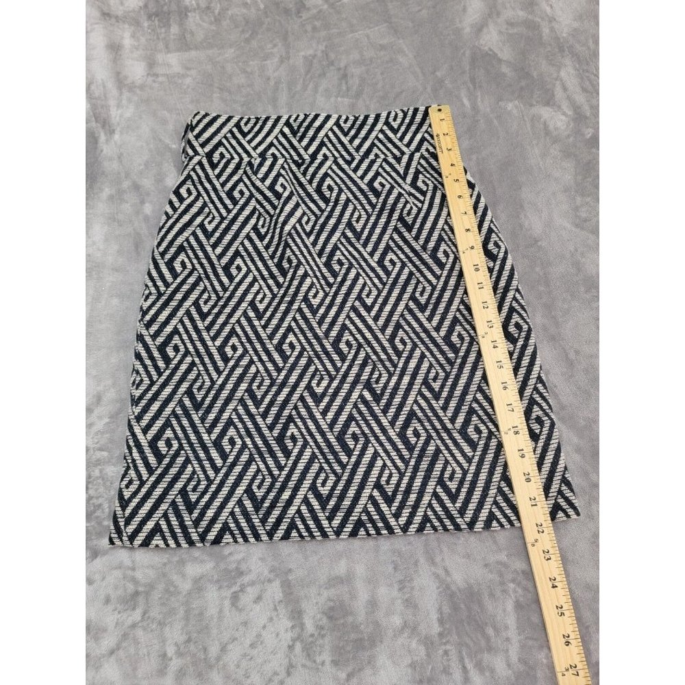 Antonio Melani Women's Size 4 Pencil Skirt geometric navy blue white